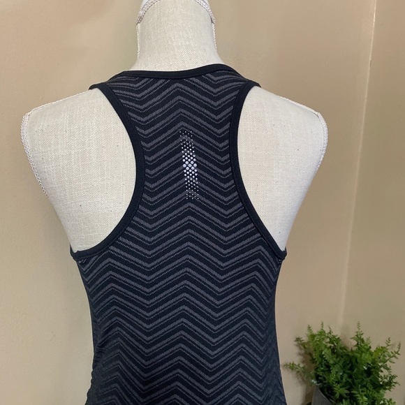 lot Of Two Athleta Fastest Track Ruched Tanks SzS - Picture 8 of 13
